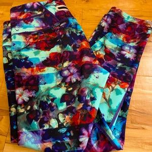 Athleta Floral cropped leggings